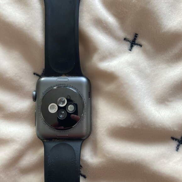 Apple Watch Series 3 - 42 mm - Space Grey Aluminum - Black Band - Picture 8 of 8